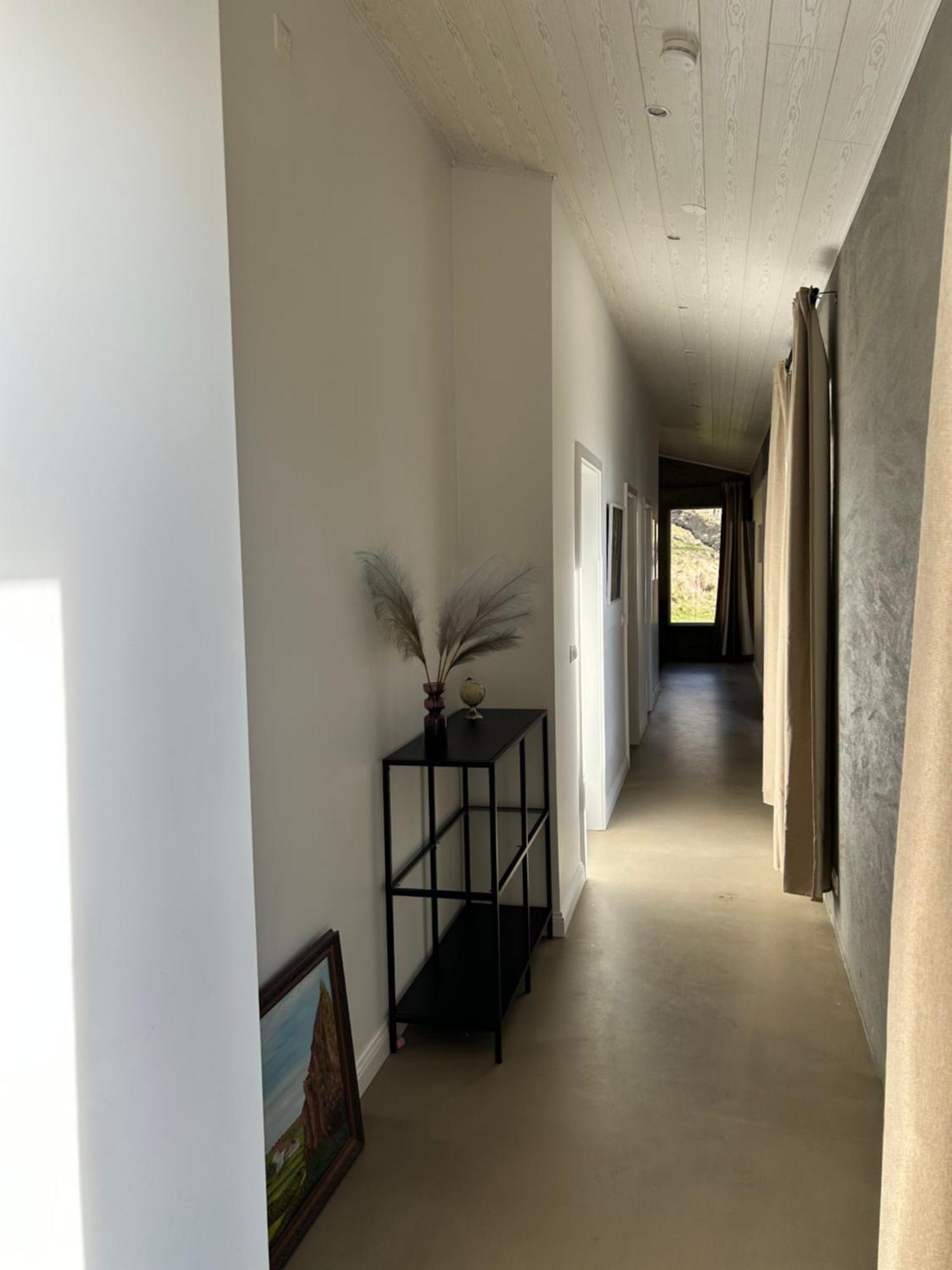 The Garage Apartment Varmahlid  Phòng bức ảnh