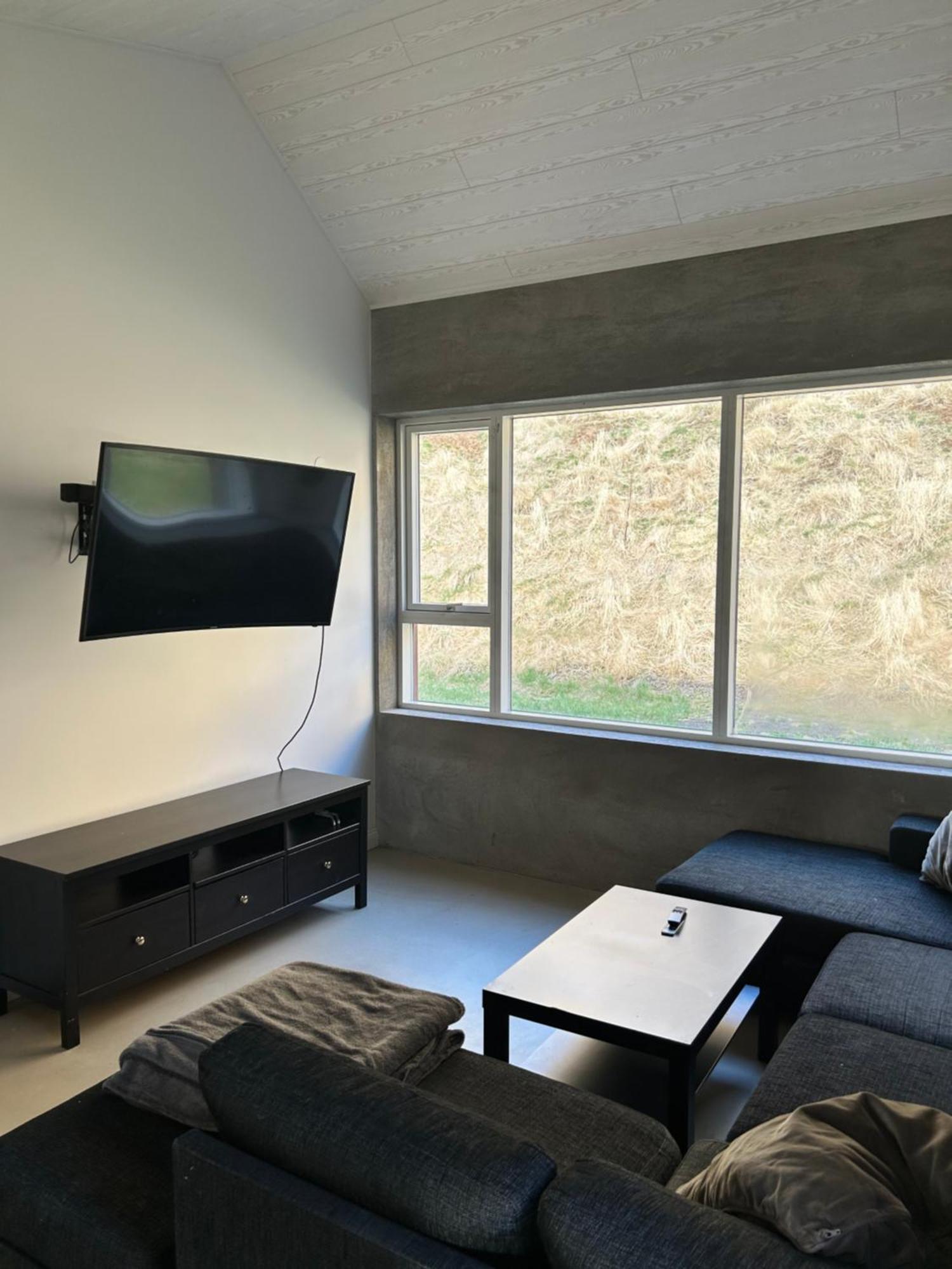 The Garage Apartment Varmahlid  Phòng bức ảnh