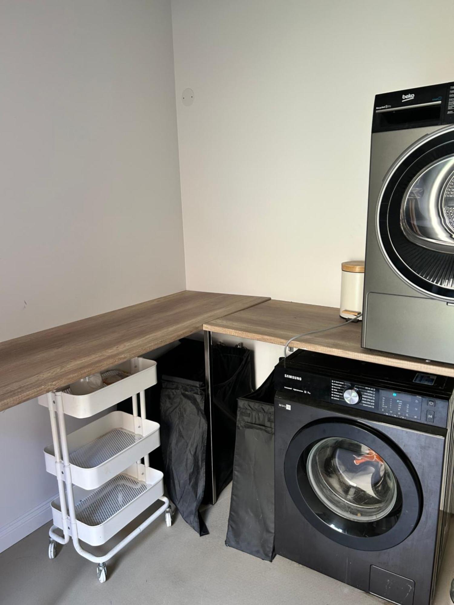 The Garage Apartment Varmahlid  Phòng bức ảnh